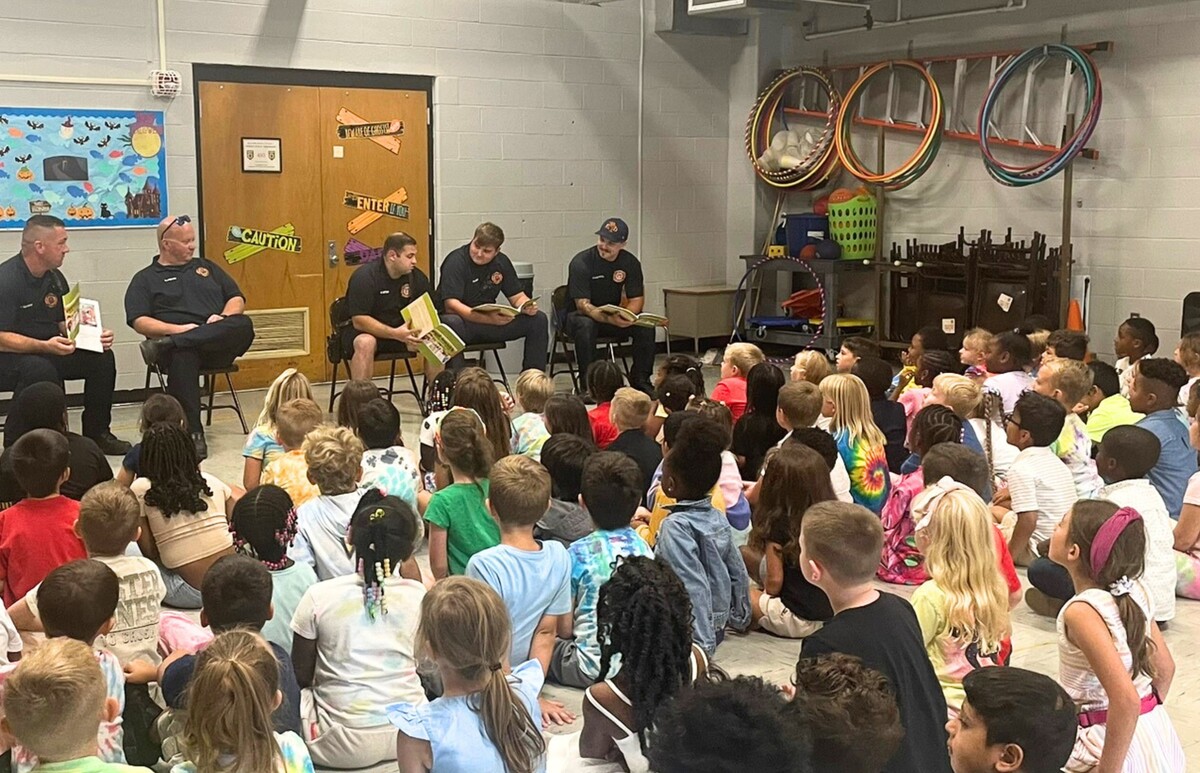 Book Brigade program expands across Fairfield School District